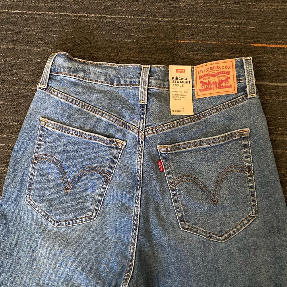 NWT Levi’s Ribcage High Waist Straight Ankle Jeans